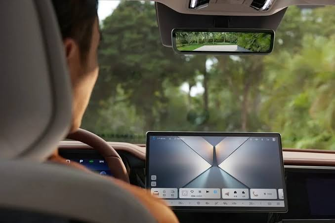 Màn hình giải trí 15,6 inch BYD M9